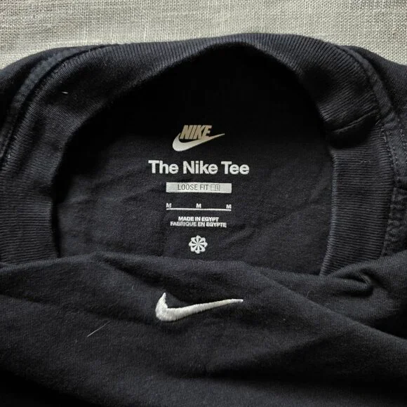 Nike "The Nike Tee" Loose Fit Men's T-shirt - Size M - Picture 3 of 6